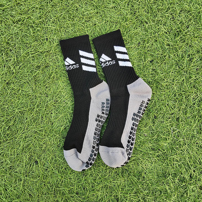 Grip Socks Anti-Slip Technology Sports Socks Wholesale