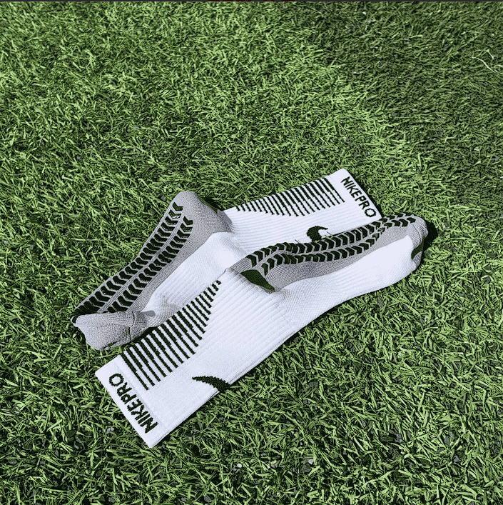 Top Branded Grip Socks Anti-Slip Technology Sports Socks Wholesale